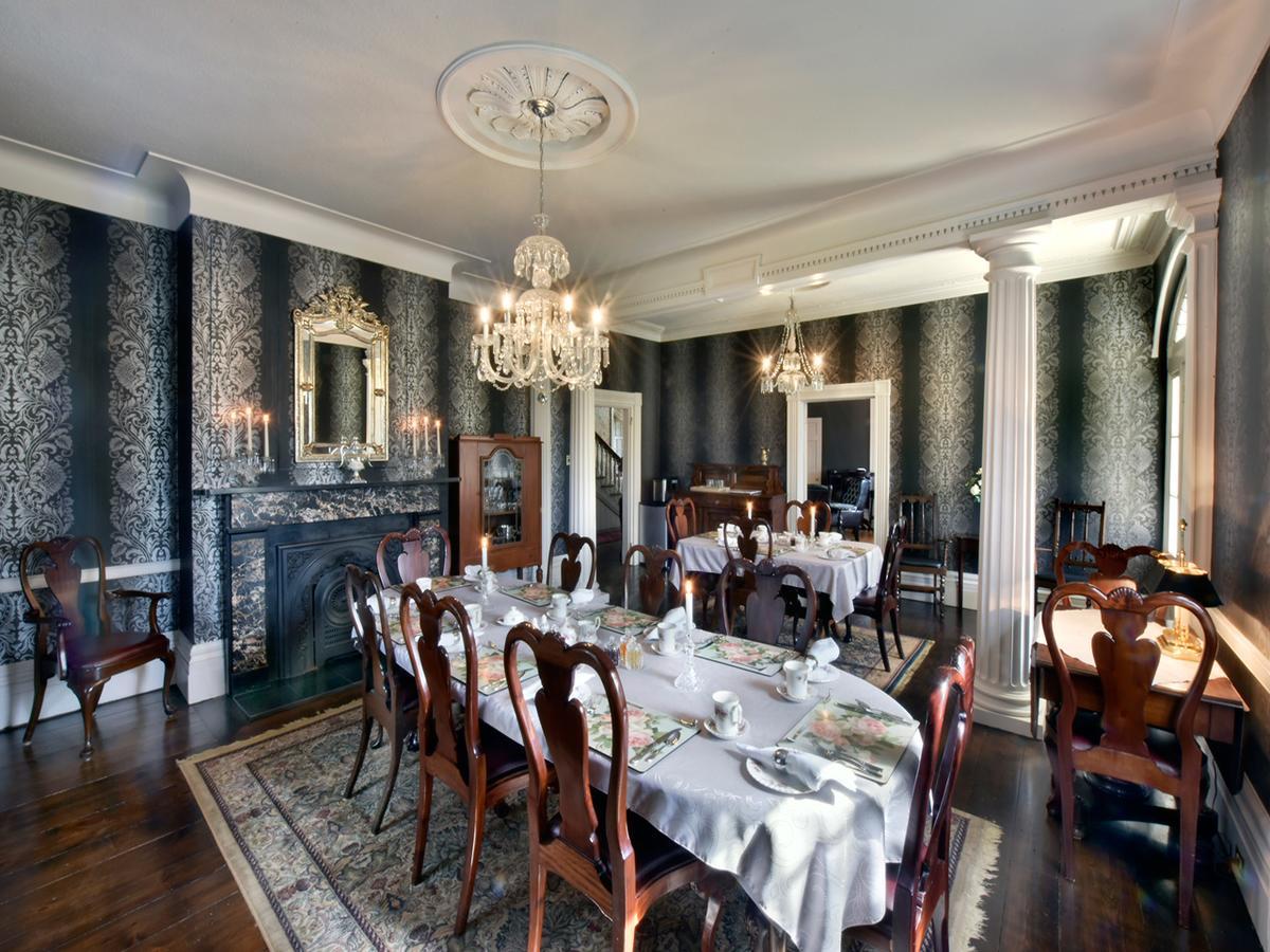 Brockamour Manor Bed And Breakfast Niagara-on-the-Lake ภายนอก รูปภาพ