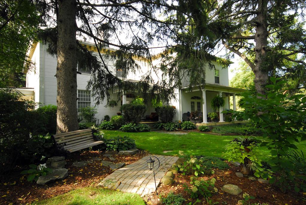 Brockamour Manor Bed And Breakfast Niagara-on-the-Lake ภายนอก รูปภาพ