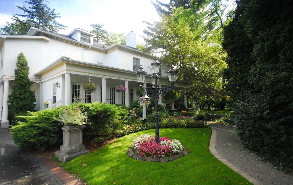 Brockamour Manor Bed And Breakfast Niagara-on-the-Lake ภายนอก รูปภาพ